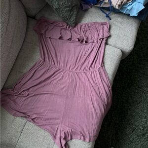 Ruffled Strapless Romper in Mauve